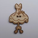 bouton bois au ptit bonheur - la cigogne qui brode