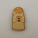 bouton bois au ptit bonheur - la cigogne qui brode